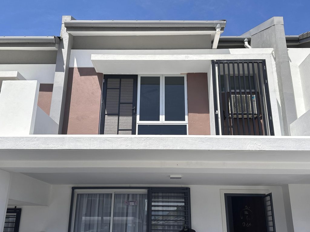 00c4f156-48ab-4cfc-b293-6b5b3950e319 - TINTED RUMAH BANGUNAN PEJABAT TINTED SEKOLAH CERMIN TINGKAP PUCHONG