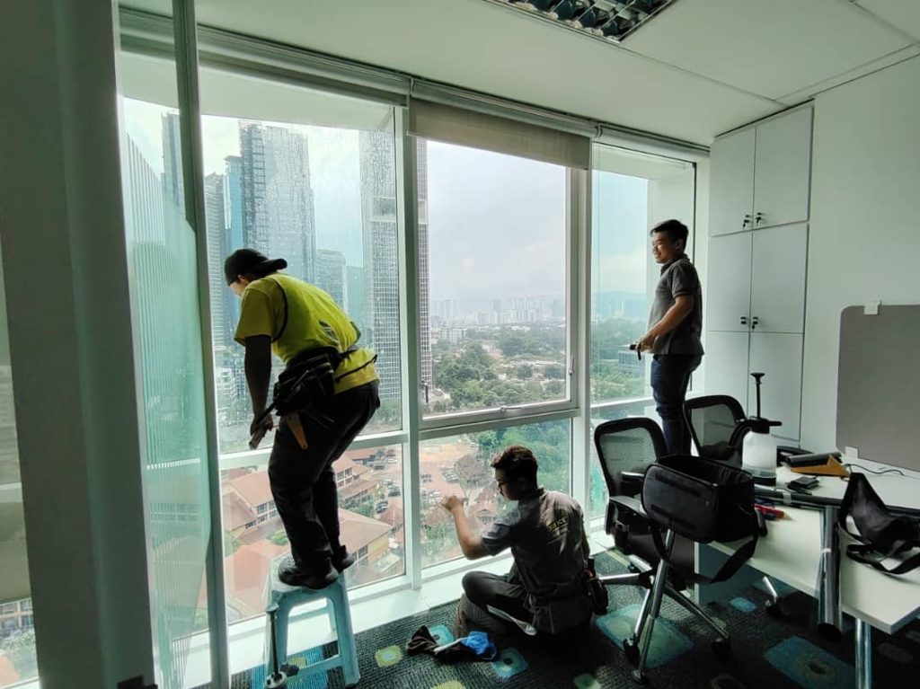 TINTED CERMIN KUALA LANGAT