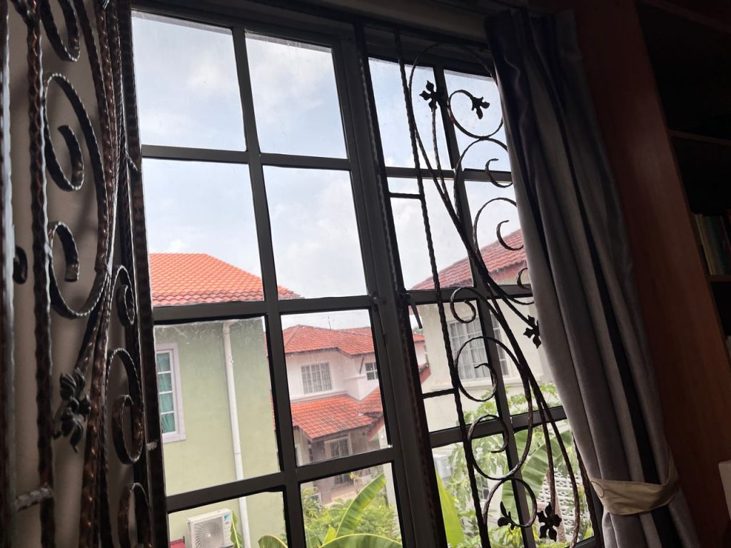 TINTED CERMIN PUNCAK JALIL