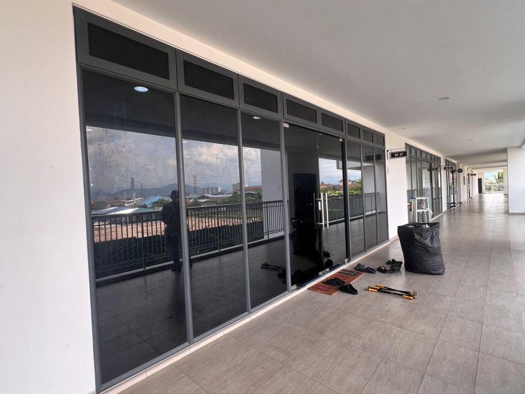 TINTED RUMAH CERMIN TINGKAP PETALING JAYA