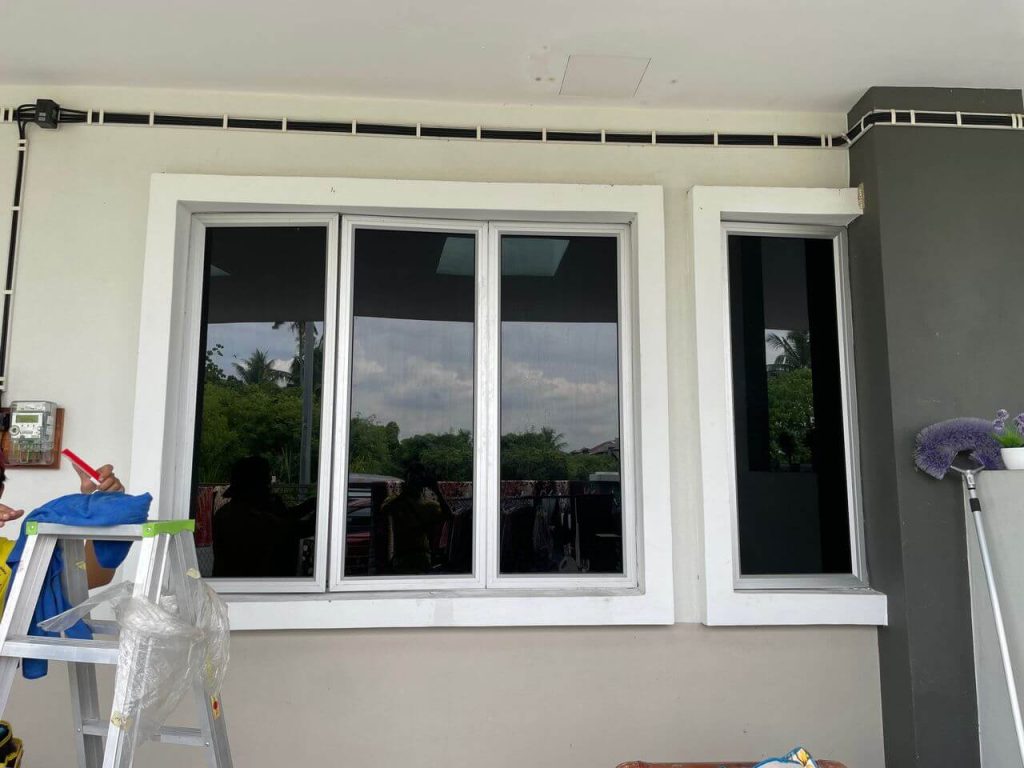 08f56fc7-f177-447e-9a8c-8d48da436e10 - TINTED RUMAH BANGUNAN PEJABAT PERBEZAAN TINTED TINGKAP BANDAR UTAMA DENGAN FILEM BIASA