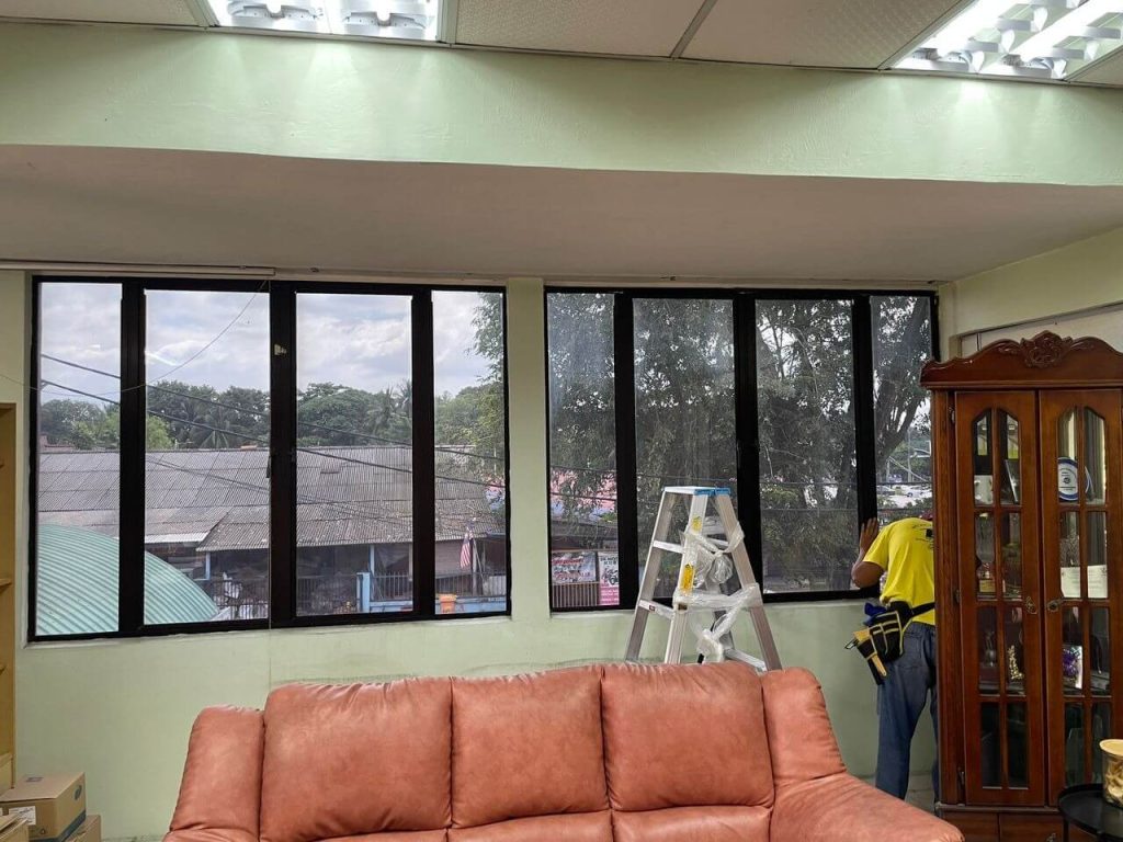 TINTED PEJABAT CERMIN TINGKAP BANDAR SAUJANA PUTRA