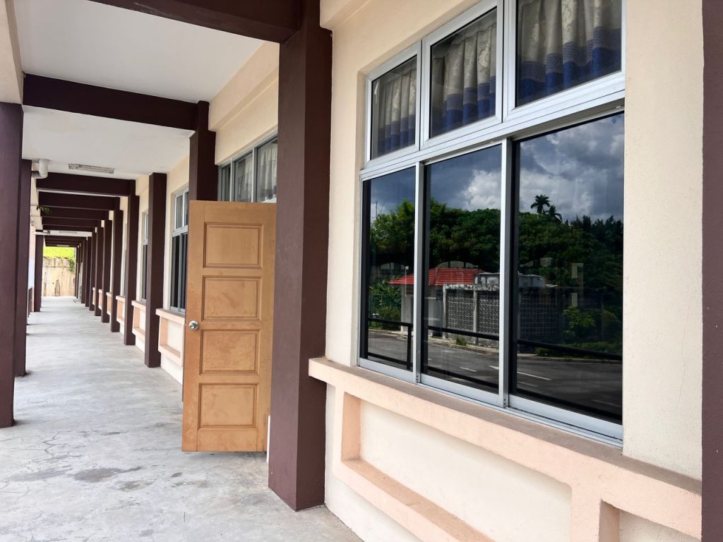 16cfdbf4-f65a-44c6-b5de-cbbb10bd6fcc - TINTED RUMAH BANGUNAN PEJABAT TINTED KOMERSIAL CERMIN TINGKAP SETIA ALAM