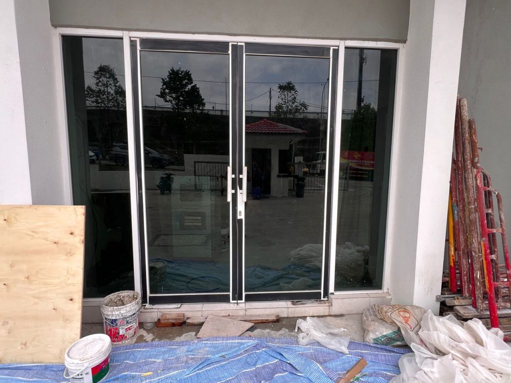 TINTED KEDAI CERMIN TINGKAP KOTA DAMANSARA