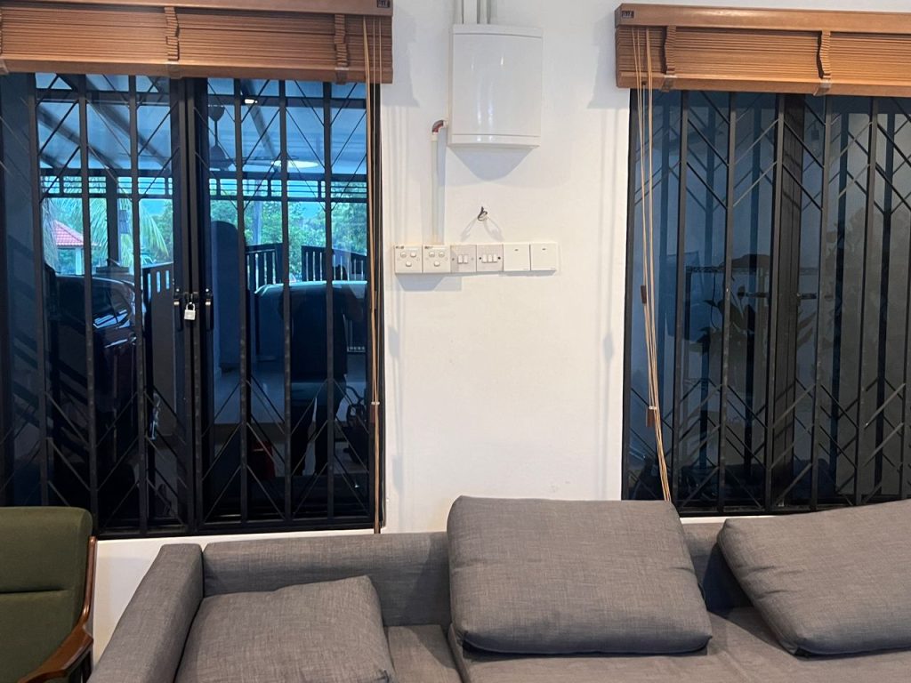 TINTED PEJABAT CERMIN TINGKAP KOTA KEMUNING