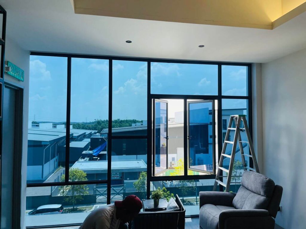 PANDUAN MEMILIH TINTED PEJABAT CERMIN TINGKAP BANDAR KINRARA