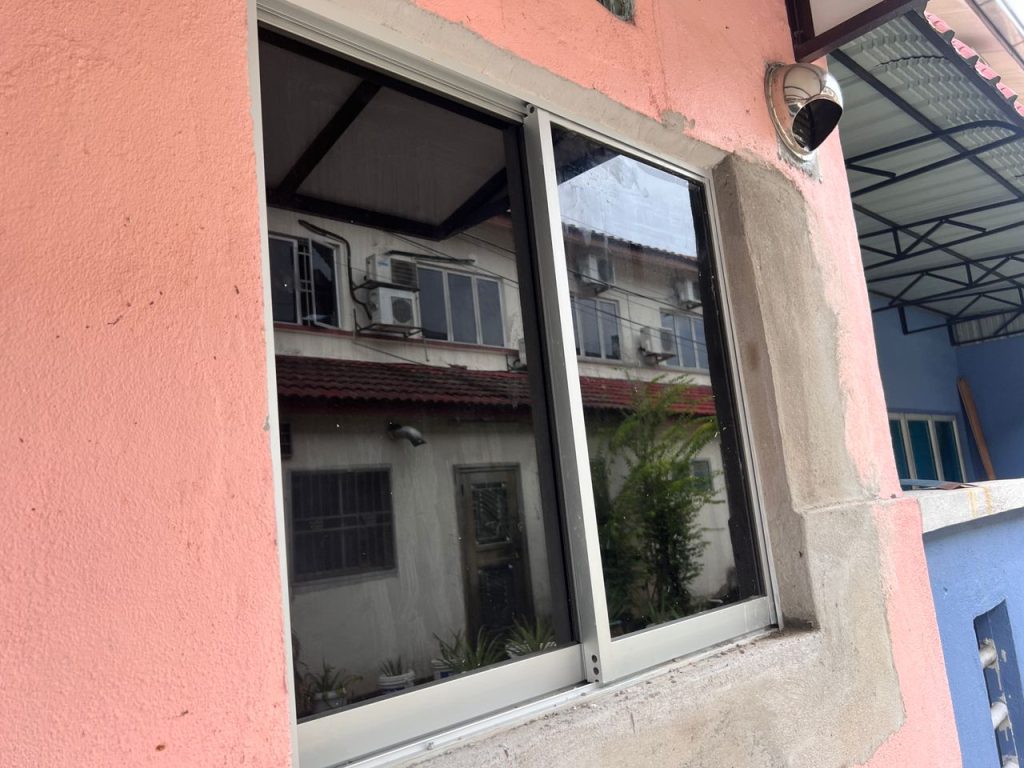 TINTED TINGKAP KAYU ARA