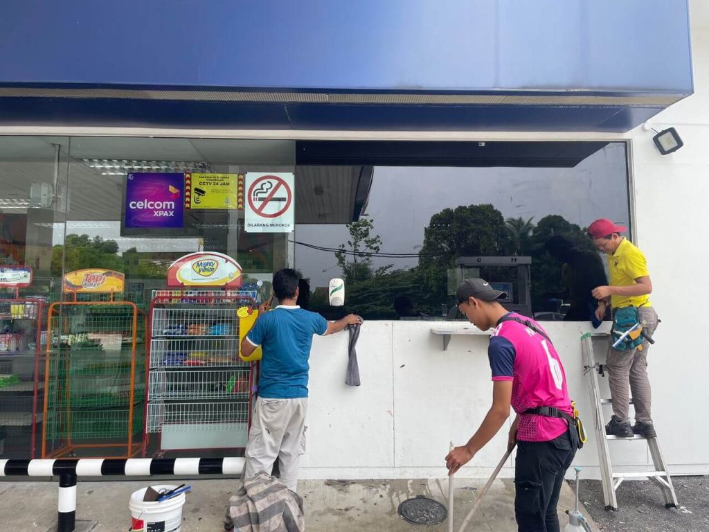PERKHIDMATAN TINTED KEDAI CERMIN TINGKAP BANDAR BUKIT TINGGI