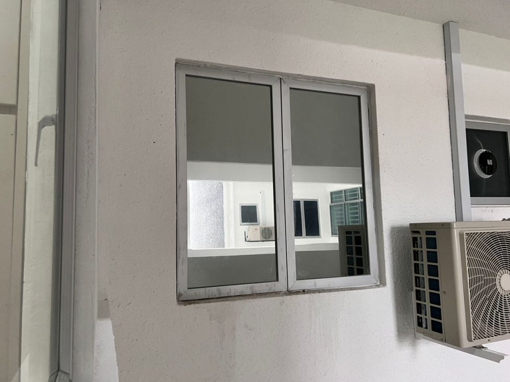 TINTED PEJABAT KUALA LANGAT