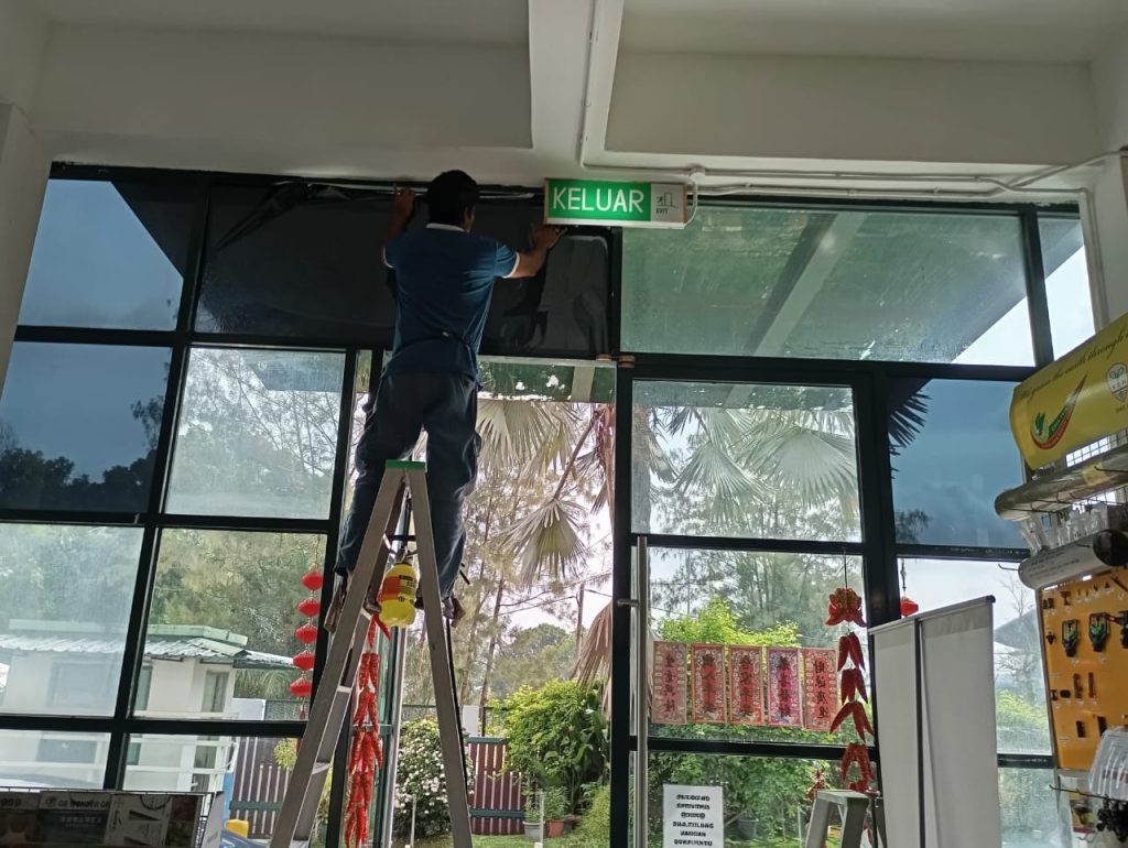 TAWARAN HEBAT PASANG TINTED KEDAI CERMIN TINGKAP DENGKIL