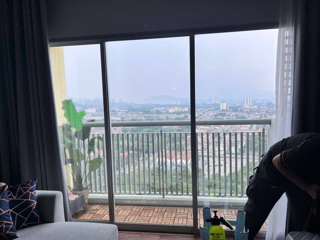 MENGAPA PERLU PILIH TINTED CERMIN DAMANSARA KIM UNTUK RUMAH