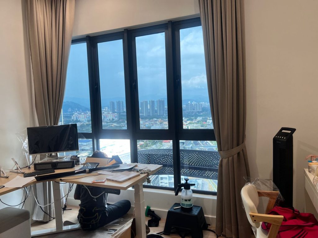 TINTED KILANG CERMIN TINGKAP KOTA EMERALD