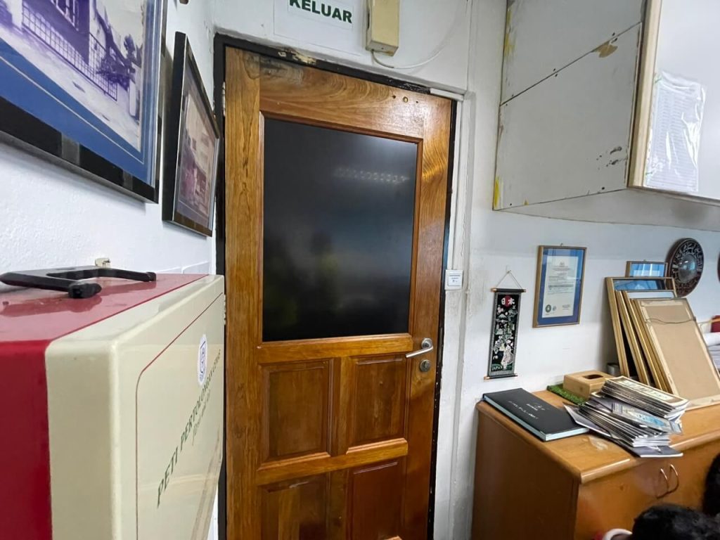 TINTED PEJABAT CERMIN TINGKAP BERKUALITI AMPANG