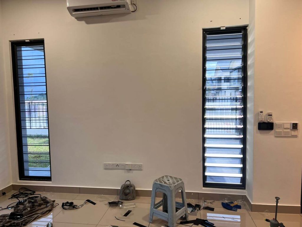 3381484b-b971-44f5-b786-76194ca42523 - TINTED RUMAH BANGUNAN PEJABAT HARGA & SERVIS PASANG TINTED RUMAH CERMIN TINGKAP CYBERJAYA