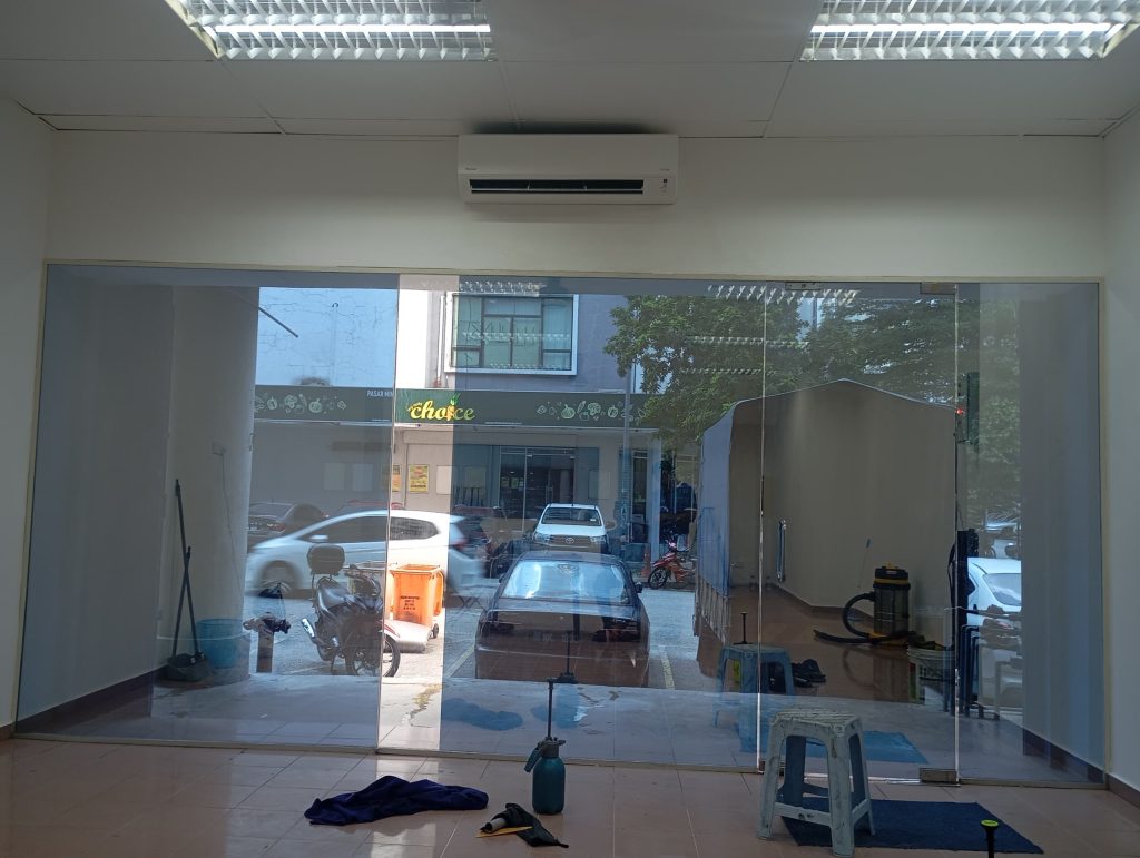 TINTED MASJID CERMIN TINGKAP SERENDAH