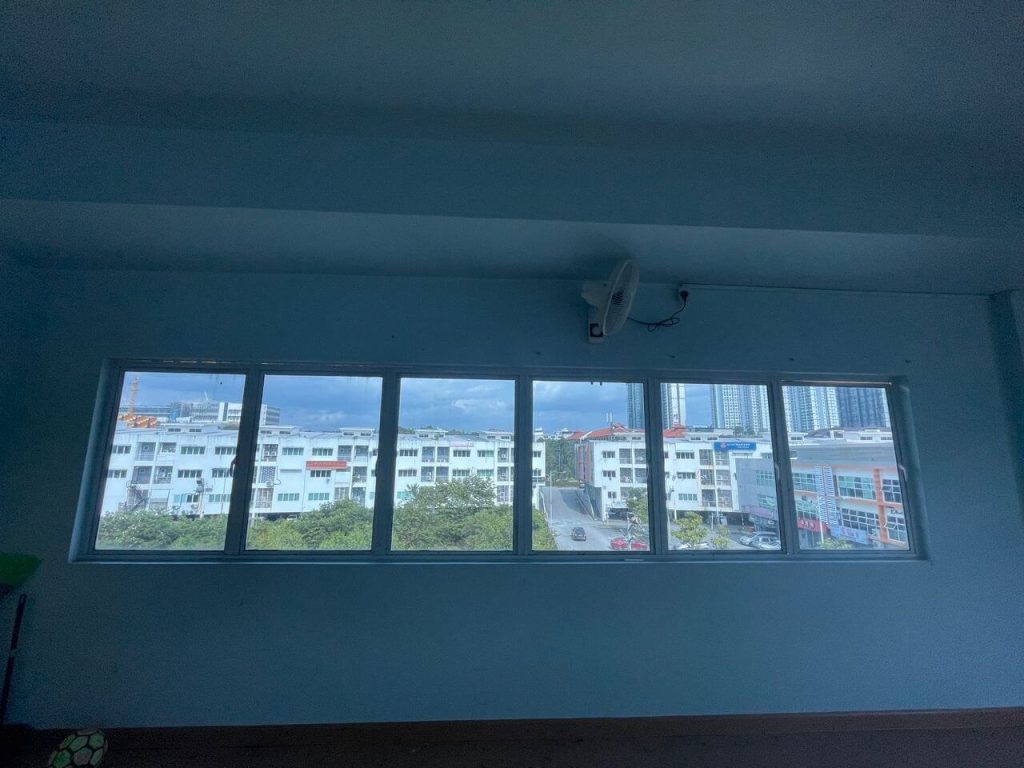 MANFAAT TINTED SEKOLAH CERMIN TINGKAP AMPANG