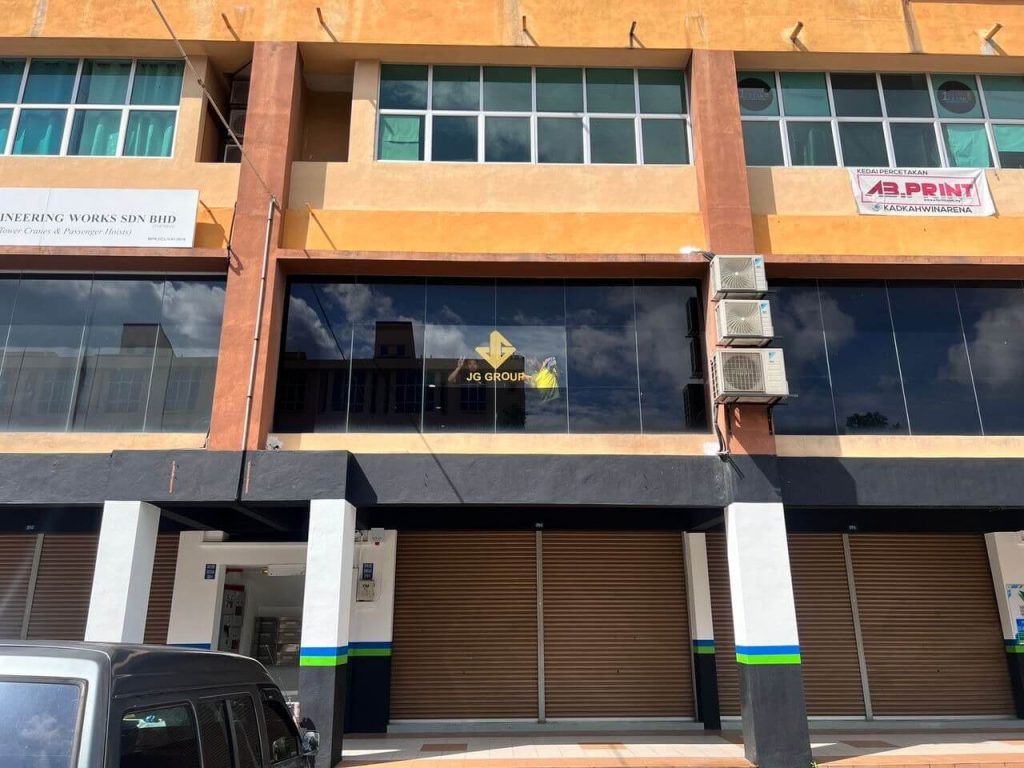 PERKHIDMATAN TINTED KILANG CERMIN TINGKAP BANDAR PUTERI KLANG