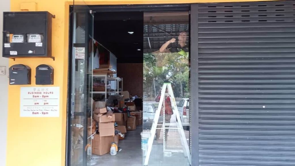 TINTED KEDAI CERMIN TINGKAP PROFESIONAL AMPANG