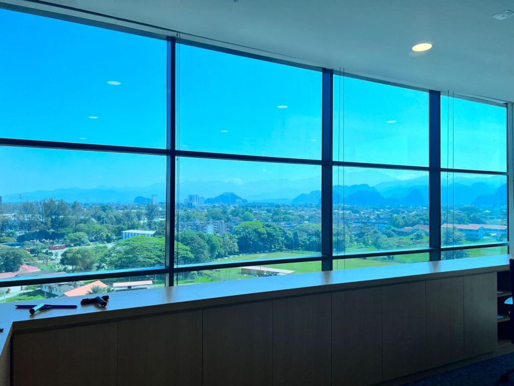 4858da18-269f-4688-85fa-a9a767f10a1b - TINTED RUMAH BANGUNAN PEJABAT TINTED PEJABAT CERMIN TINGKAP BERKUALITI BALAKONG