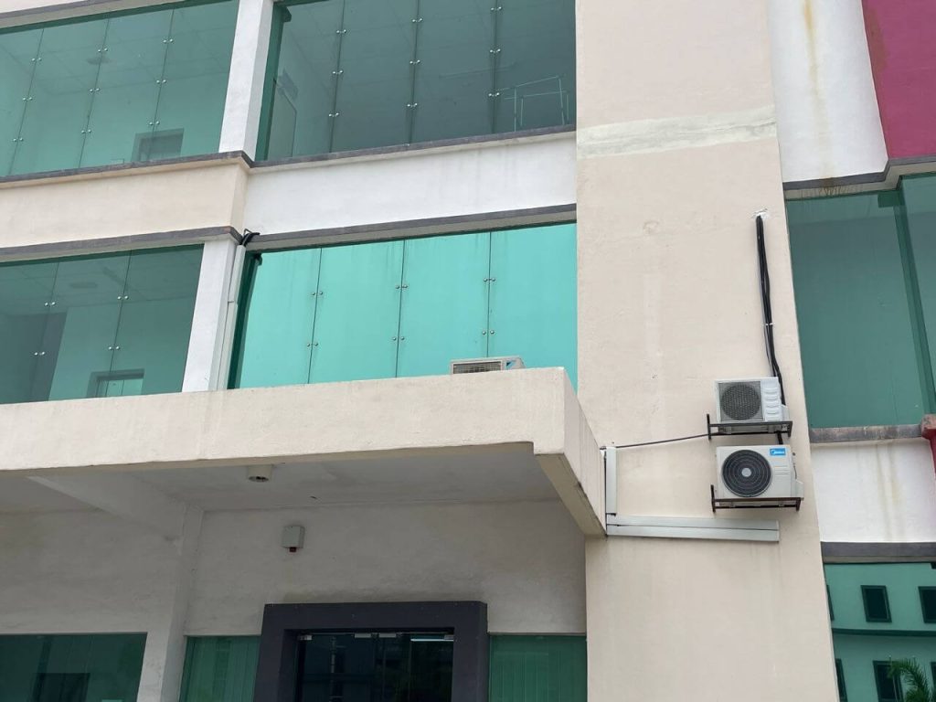 PERKHIDMATAN TINTED KILANG CERMIN TINGKAP DAMANSARA KIM