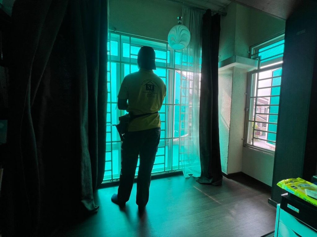 TINTED PEJABAT CERMIN TINGKAP KUANG