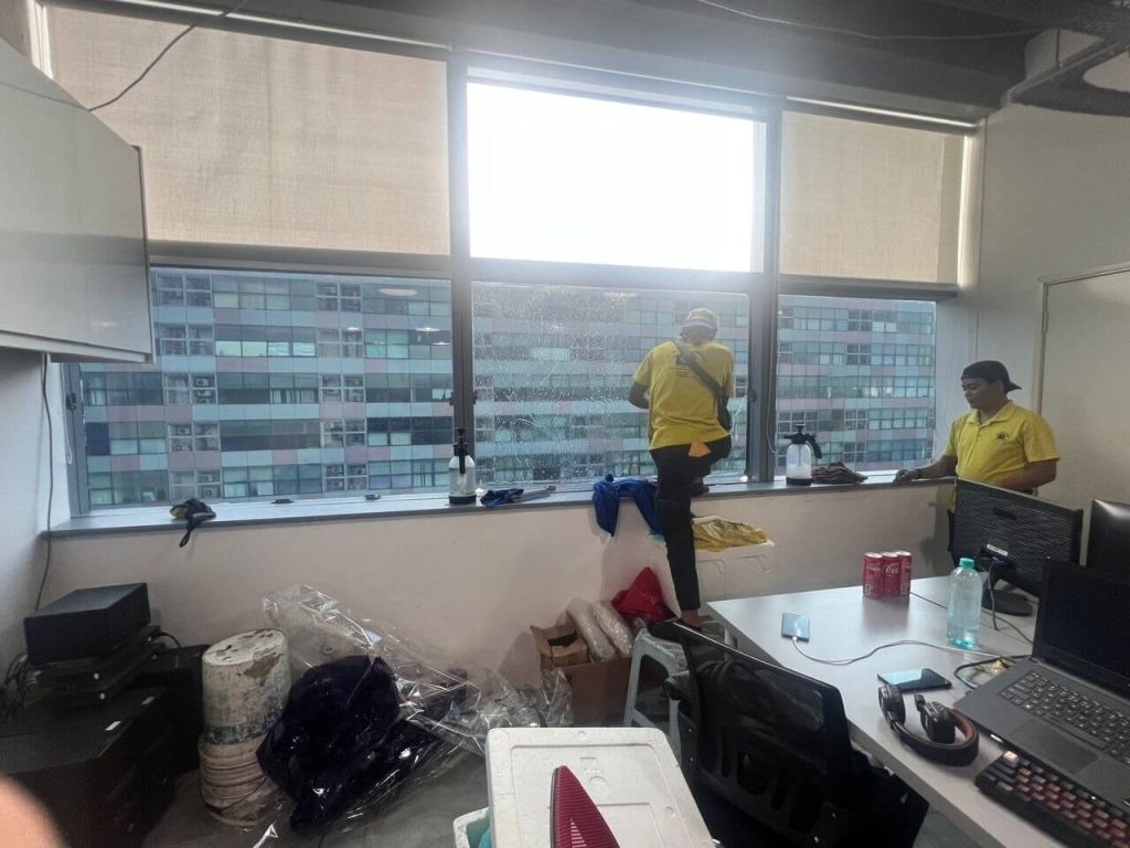 TINTED BANGUNAN CERMIN TINGKAP KUANG