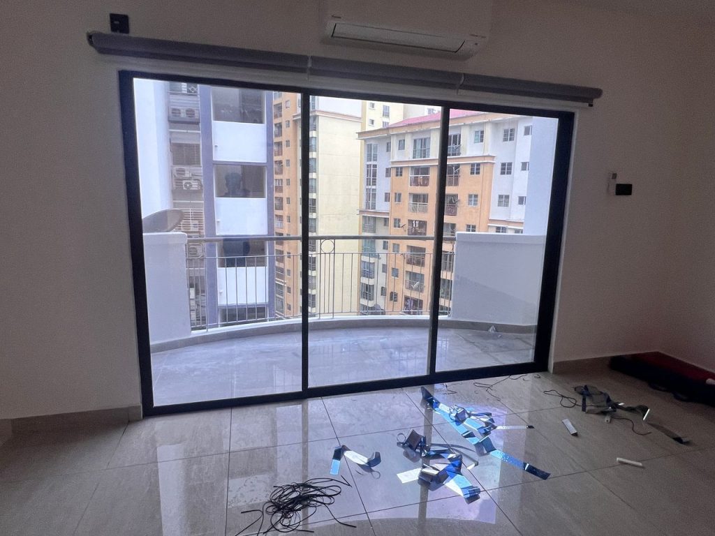 TINTED PEJABAT CERMIN TINGKAP PUTRA HEIGHTS