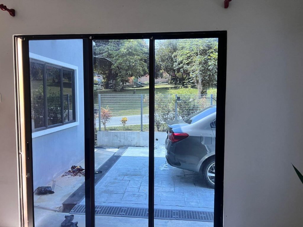 PERBEZAAN FILEM TINTED TINGKAP BANDAR PUTERI KLANG