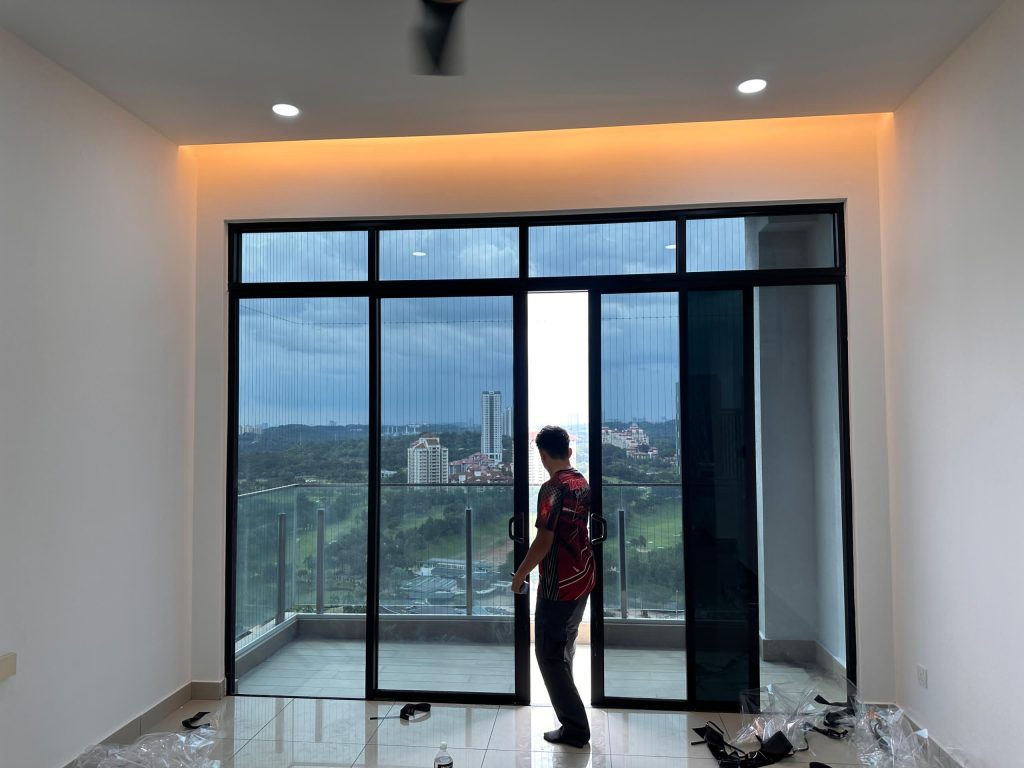 TINTED KILANG CERMIN TINGKAP BANDAR RIMBAYU