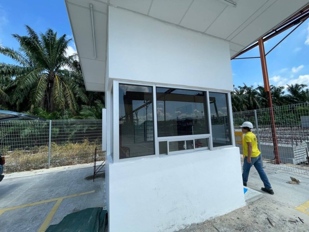 KELEBIHAN TINTED BANGUNAN CERMIN TINGKAP BANDAR PUTERI PUCHONG