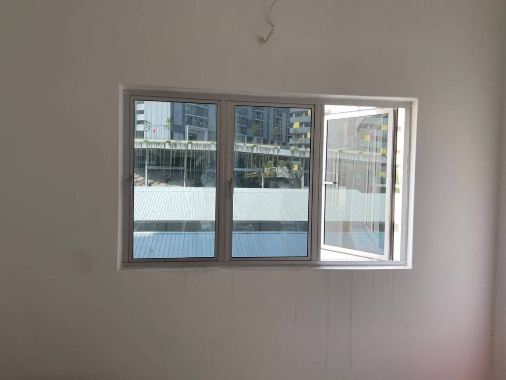 SERVIS PASANG TINTED KOMERSIAL CERMIN TIGNKAP CHERAS