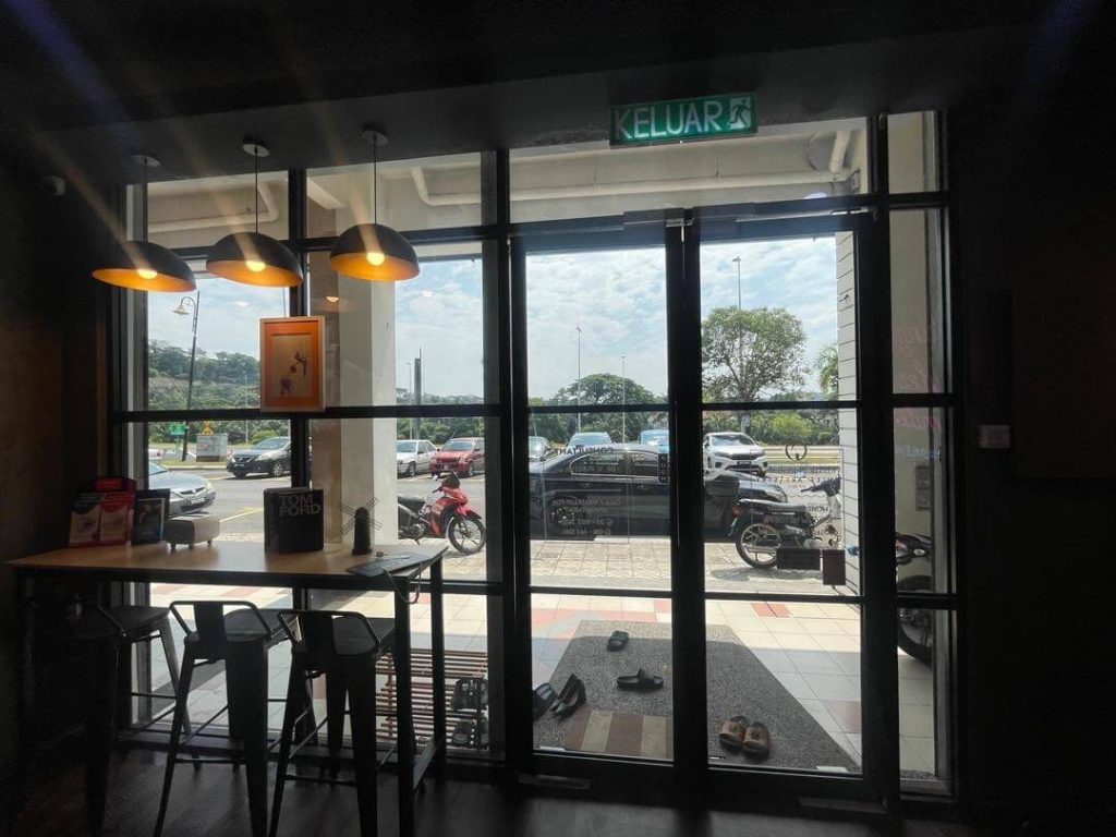 TAWARAN HEBAT TINTED KEDAI CERMIN TINGKAP DAMANSARA JAYA