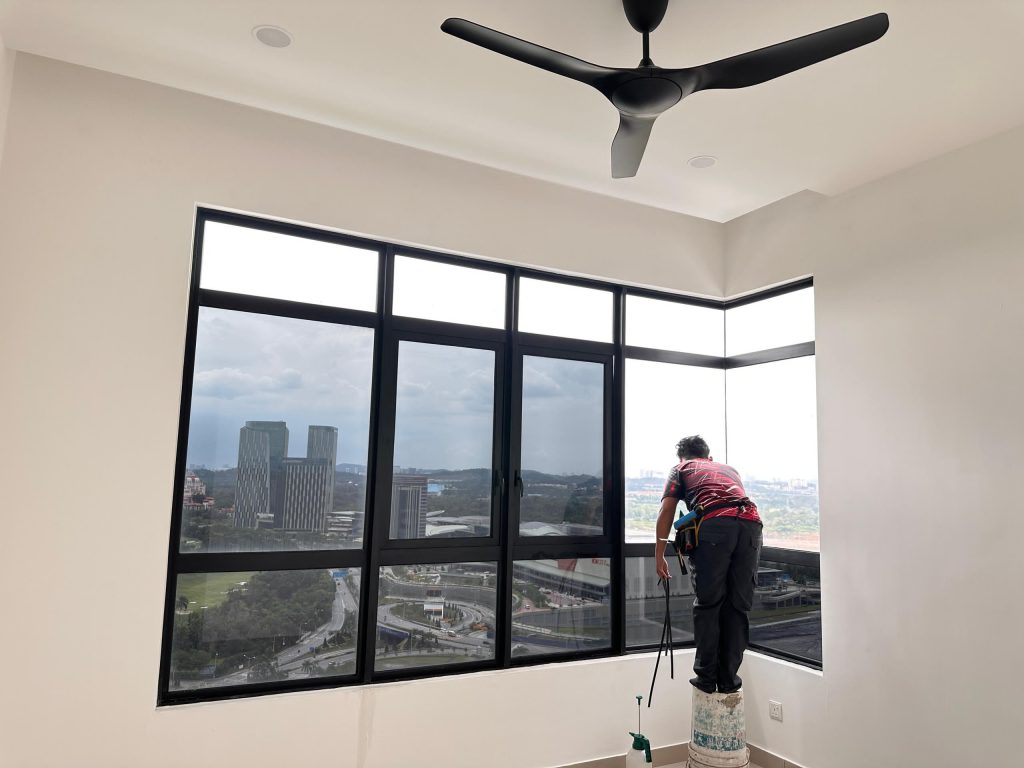 TINTED SEKOLAH CERMIN TINGKAP BANDAR RIMBAYU