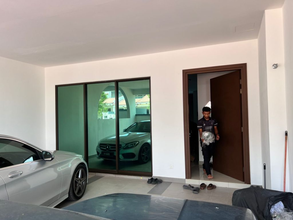 TINTED KEDAI CERMIN TINGKAP KELANA JAYA