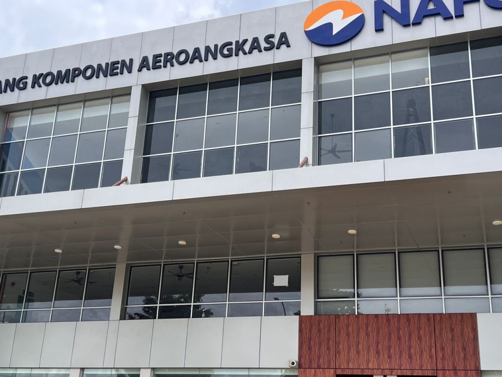 TINTED KOMERSIAL CERMIN TINGKAP BANDAR RIMBAYU