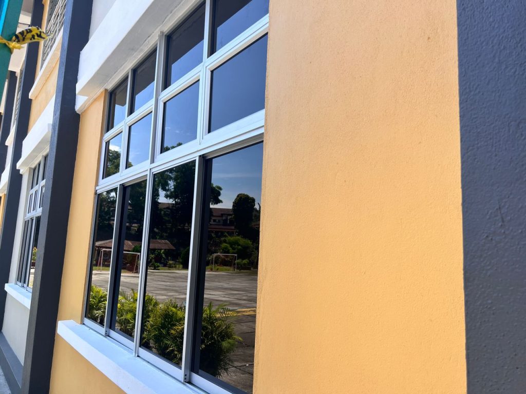 TINTED KEDAI CERMIN TINGKAP SERDANG