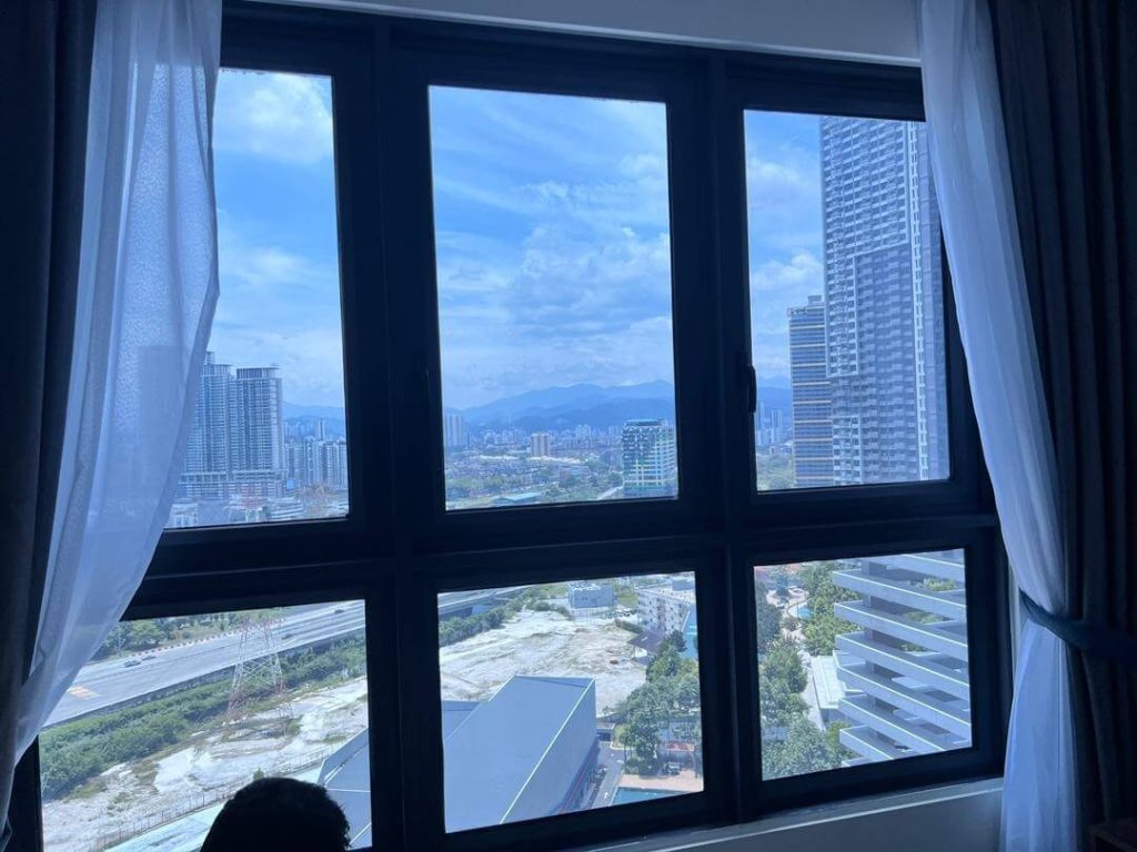 MENGAPA PERLU PILIH TINTED CERMIN DAMANSARA PERDANA