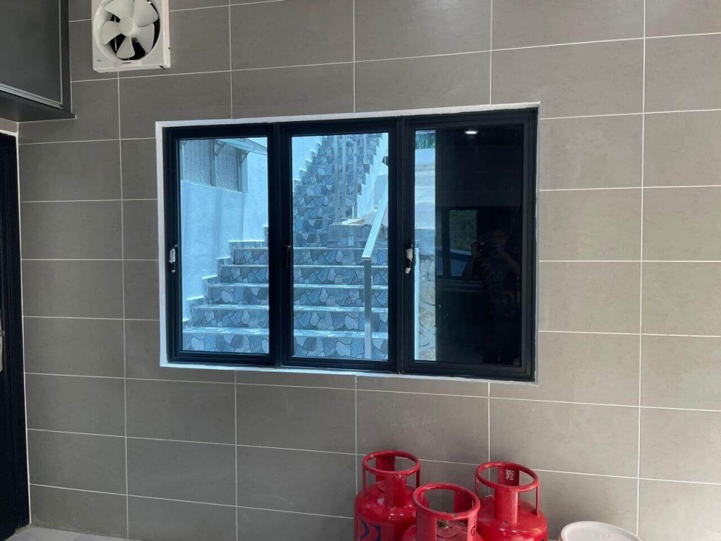 TINTED RUMAH BANGUNAN PEJABAT TERBAIK DAMANSARA UTAMA