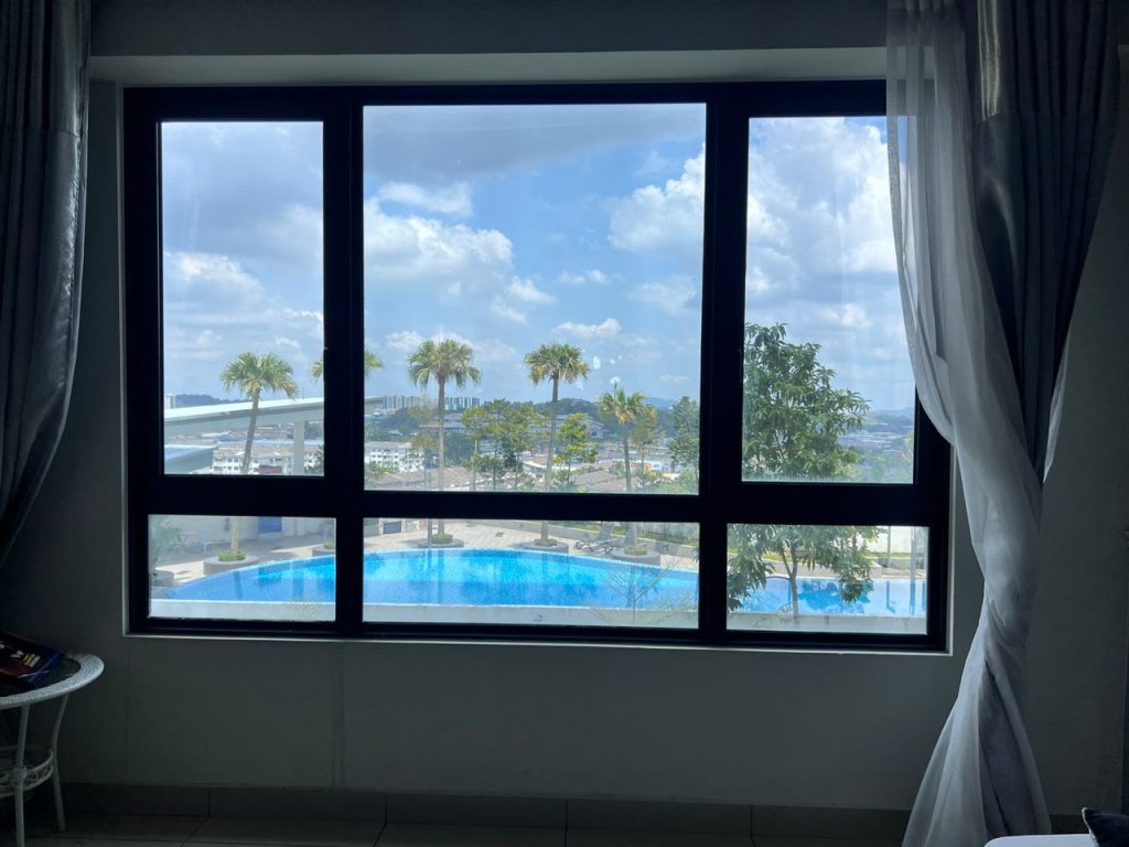 TINTED SEKOLAH CERMIN TINGKAP KOTA DAMANSARA