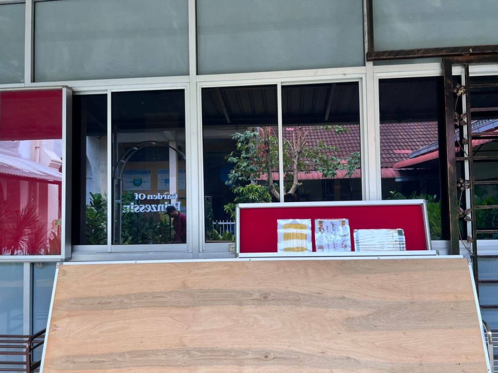 7b2ea5a7-805a-429e-b16d-21b5107541fe - TINTED RUMAH BANGUNAN PEJABAT MANFAAT TINTED SEKOLAH CERMIN TINGKAP BANDAR SUNWAY