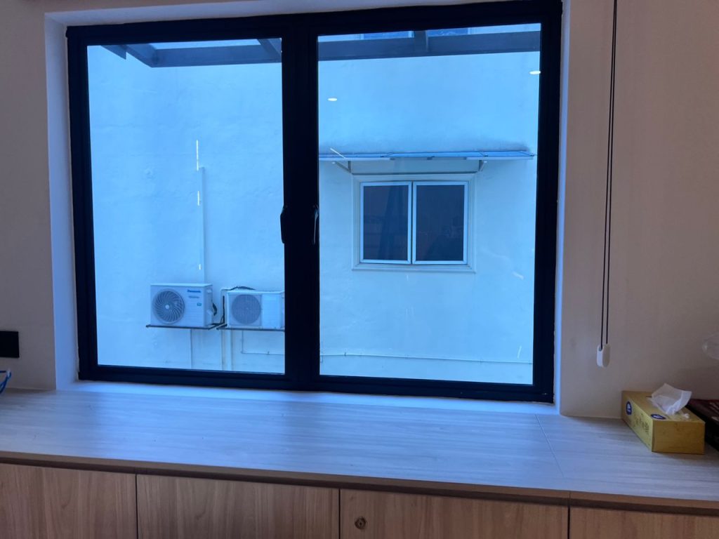 TINTED SEKOLAH CERMIN TINGKAP KOTA EMERALD