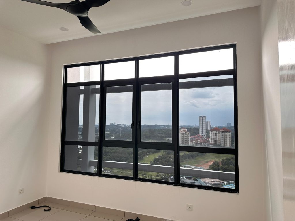 TINTED BANDAR RIMBAYU