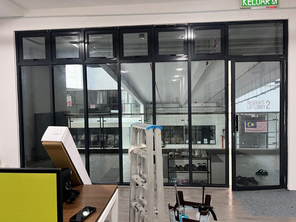 TINTED SEKOLAH CERMIN TINGKAP KUALA LANGAT