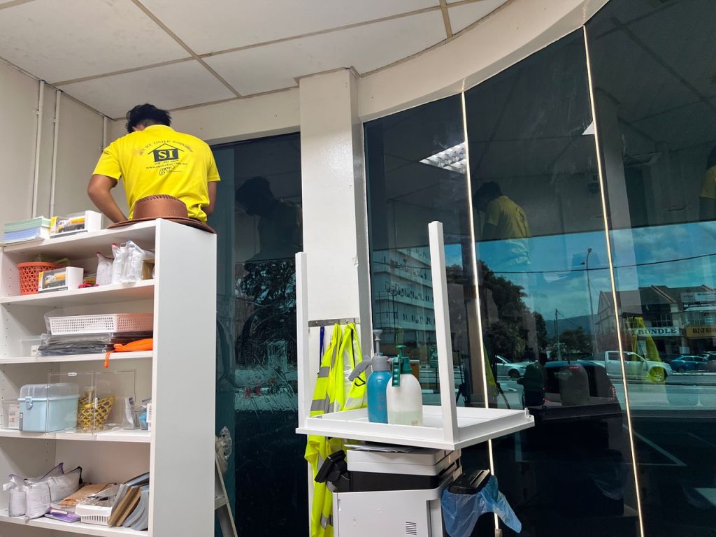 TINTED TINGKAP SERI KEMBANGAN