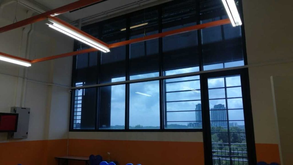87e7f9e2-3a77-4796-9c58-afee098854a1 - TINTED RUMAH BANGUNAN PEJABAT MANFAAT TINTED SEKOLAH CERMIN TINGKAP BANDAR PUTERI KLANG