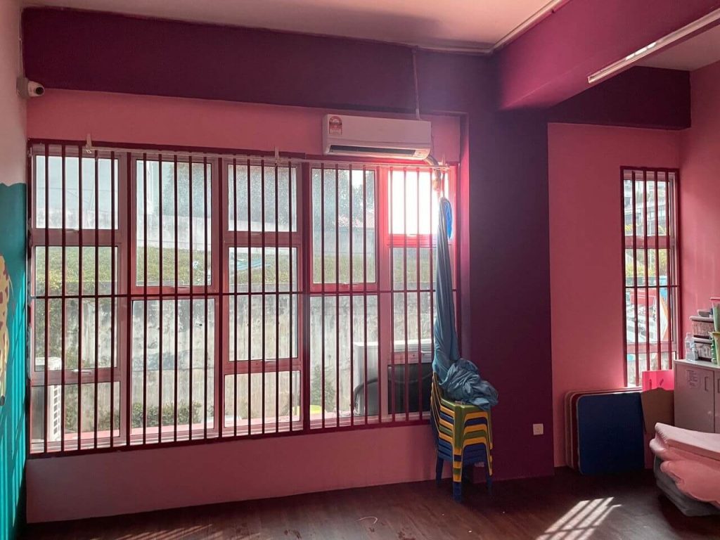 MANFAAT TINTED SEKOLAH CERMIN TINGKAP BANDAR PUTERI PUCHONG