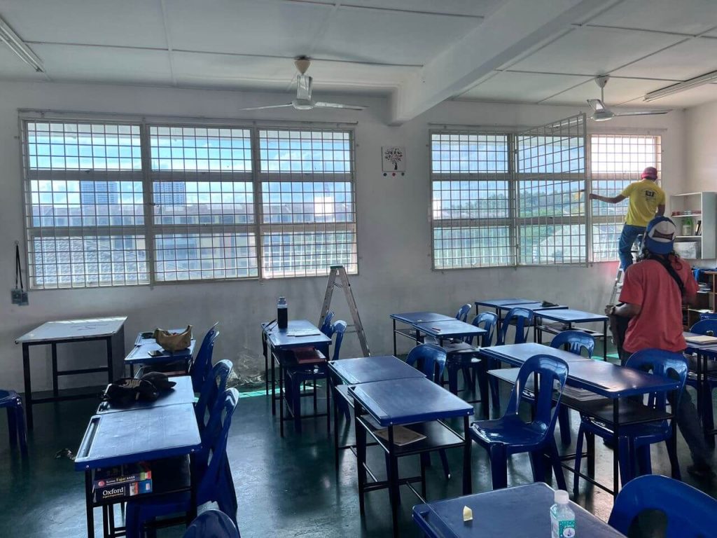 MANFAAT TINTED SEKOLAH CERMIN TINGKAP ARA DAMANSARA