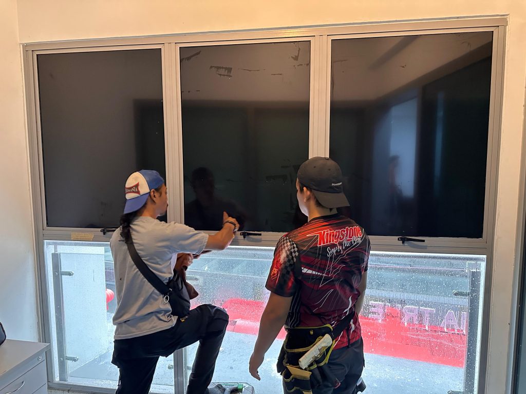 TINTED KOMERSIAL CERMIN TINGKAP SEPANG