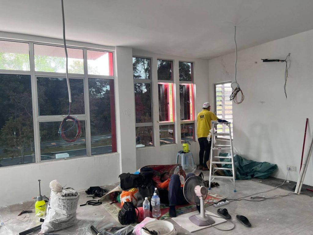 PERKHIDMATAN TINTED KILANG CERMIN TINGKAP BUKIT RAHMAN PUTRA