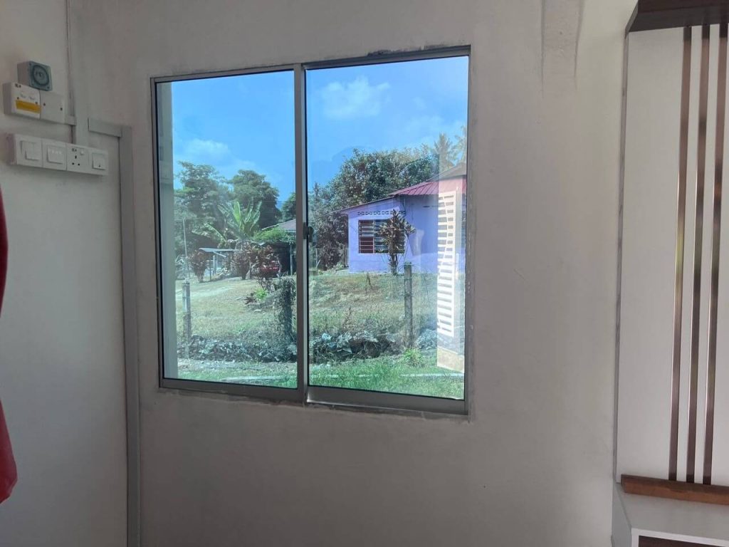 TINTED MASJID CERMIN TINGKAP COUNTRY HEIGHTS